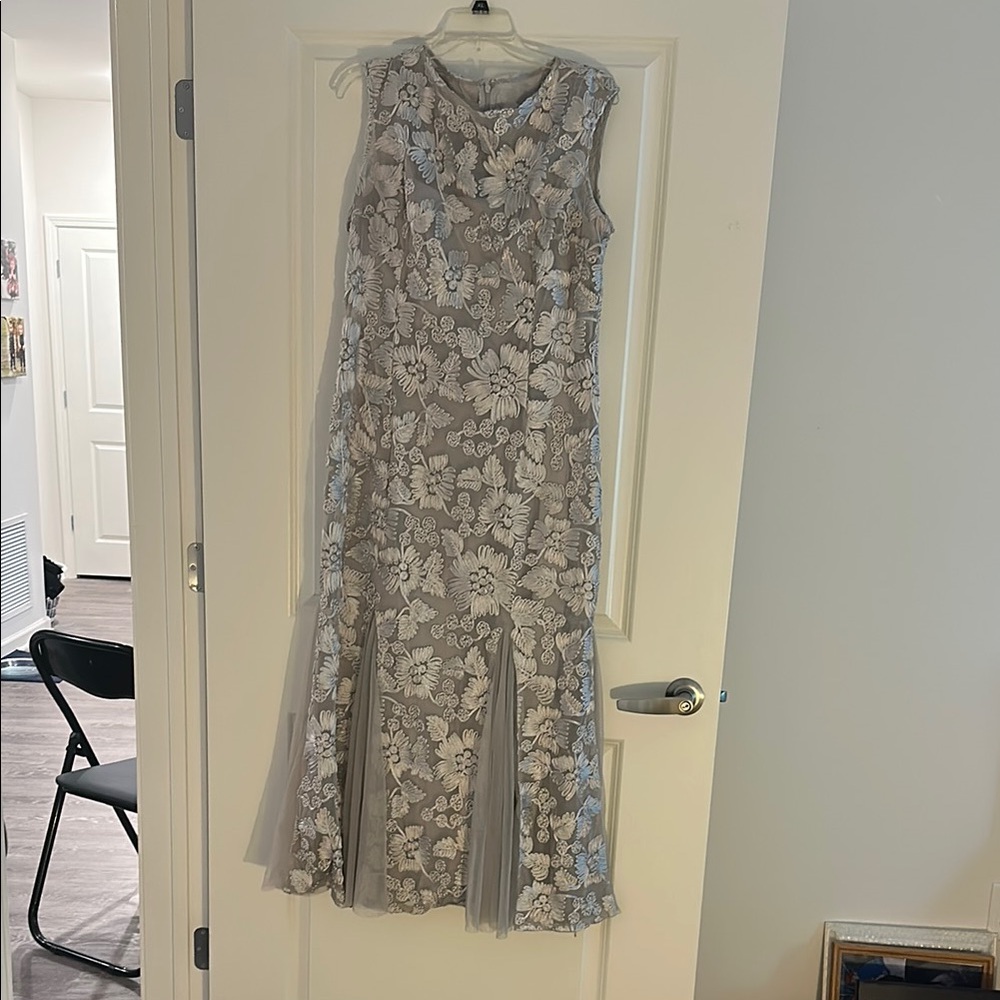 Alex Evenings Gray Sleeveless Mock Neck Gown
